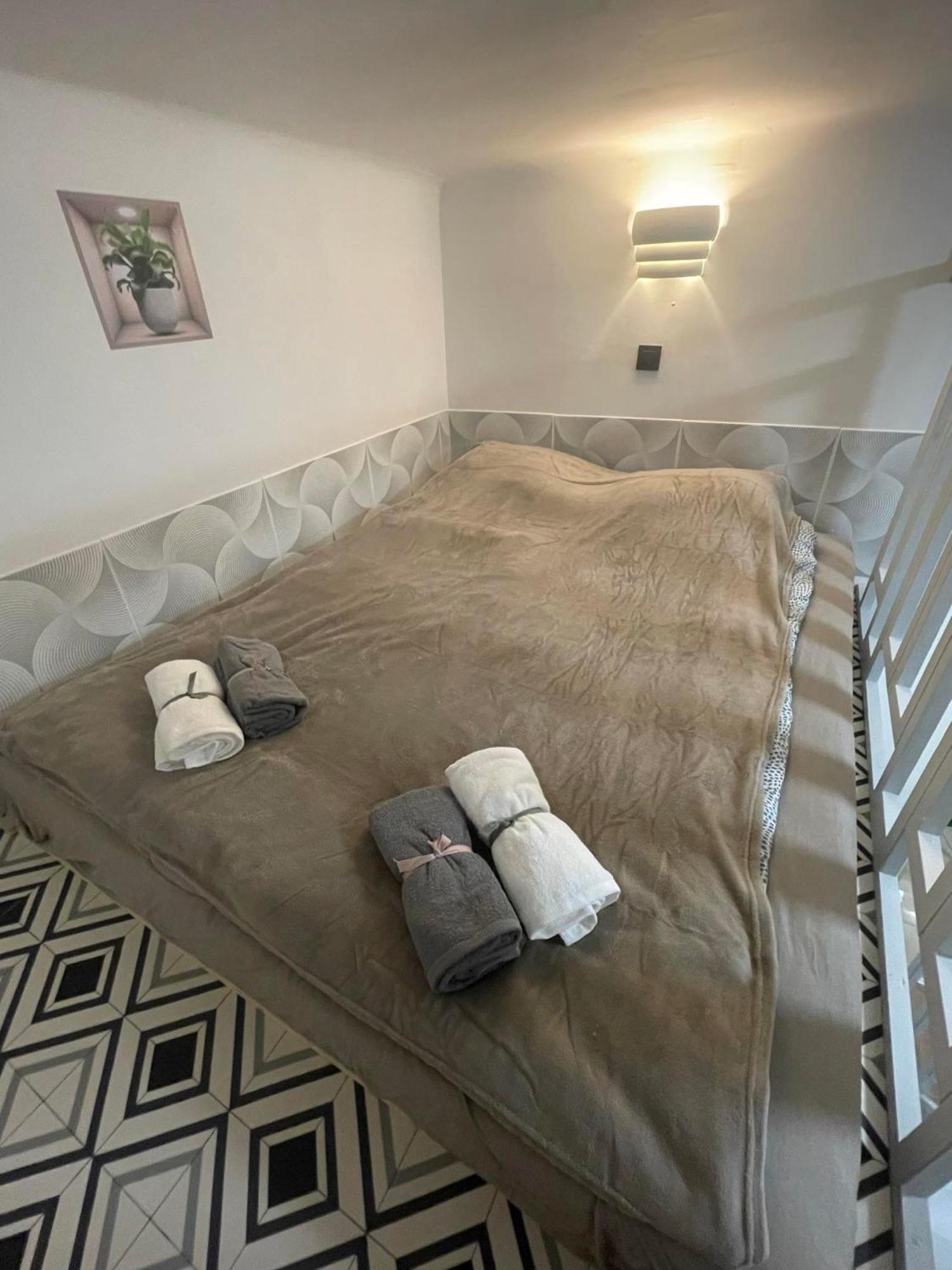 Ernesto 17 With Free Parking Possibility Apartment Budapesta Exterior foto